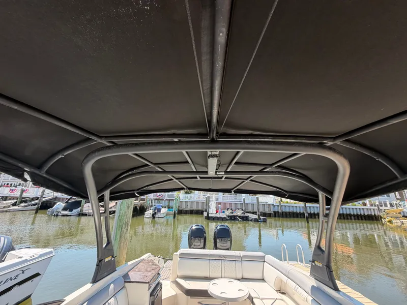 Slide: The Image of Sea Ray 290 Sundeck Outboard 2016 - 15