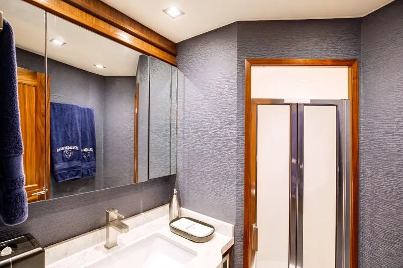 Slide: The Image of Viking 72 Convertible 2022 - 33