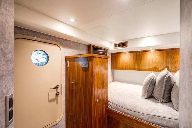 Slide: The Image of Viking 72 Convertible 2022 - 28