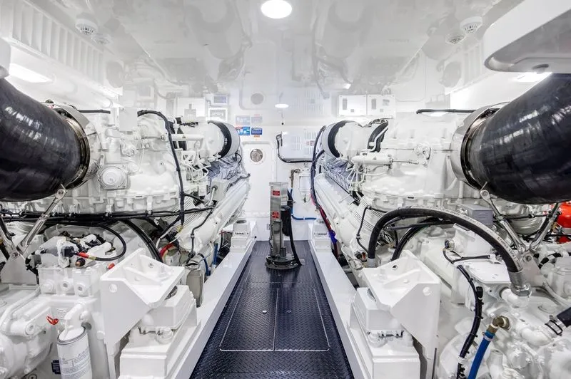 Slide: The Image of Viking 72 Convertible 2022 - 37