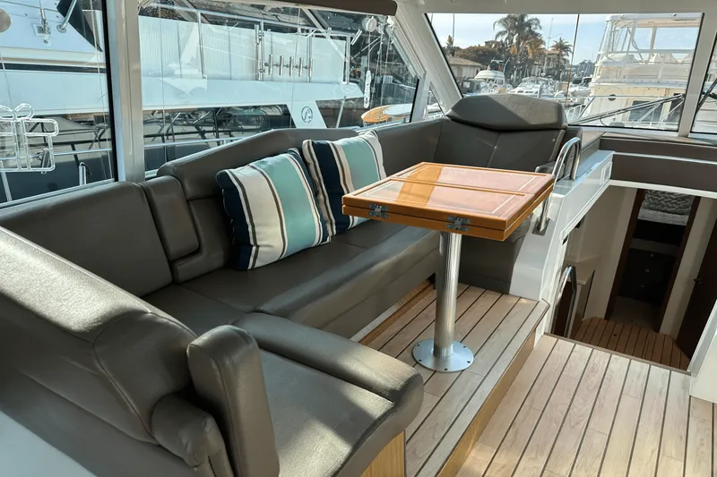 Slide: The Image of Cruisers Yachts 48 CANTIUS 2014 - 24