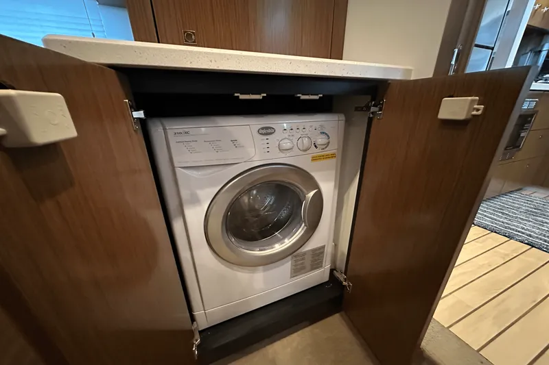 Slide: The Image of Cruisers Yachts 48 CANTIUS 2014 - 26