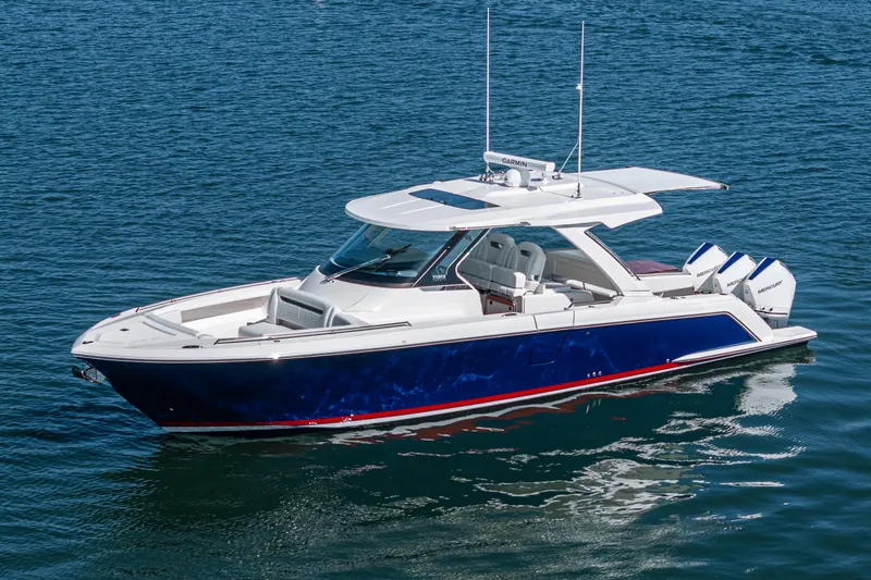 Slide: The Image of Tiara 38 LS 2025 - 10