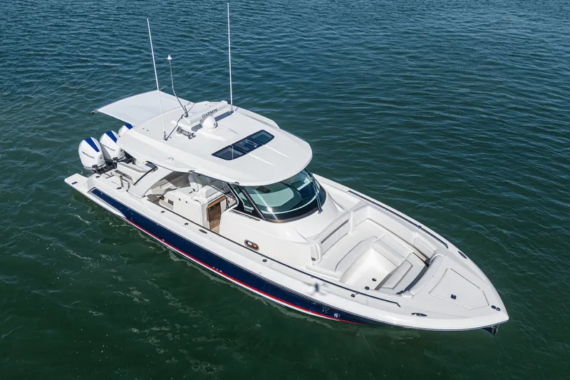 Slide: The Image of Tiara 38 LS 2025 - 16