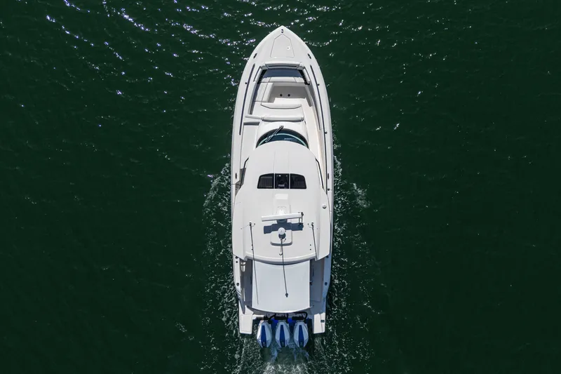 Slide: The Image of Tiara 38 LS 2025 - 19