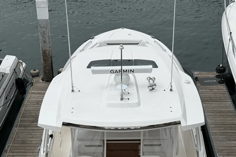 Slide: The Image of Tiara 38 LS 2025 - 23