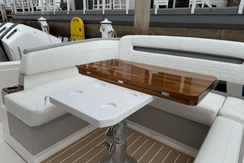 Slide: The Image of Tiara 38 LS 2025 - 32