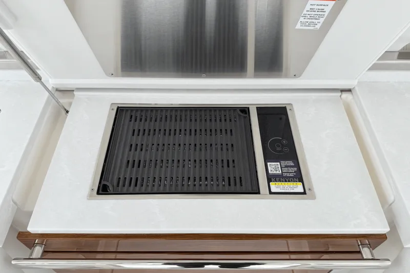 Slide: The Image of Tiara 38 LS 2025 - 41