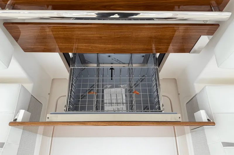 Slide: The Image of Tiara 38 LS 2025 - 43