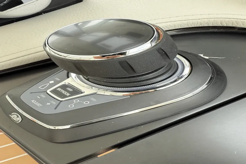 Slide: The Image of Tiara 38 LS 2025 - 47