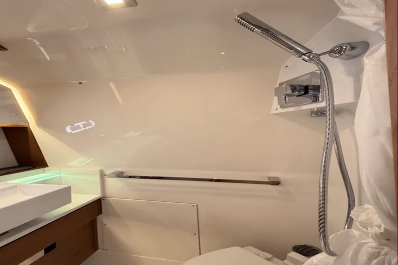 Slide: The Image of Tiara 38 LS 2025 - 60