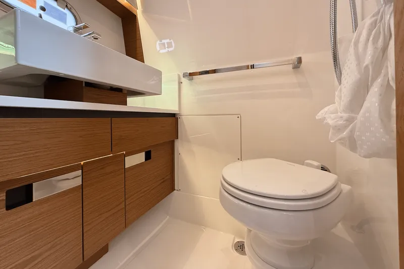 Slide: The Image of Tiara 38 LS 2025 - 61