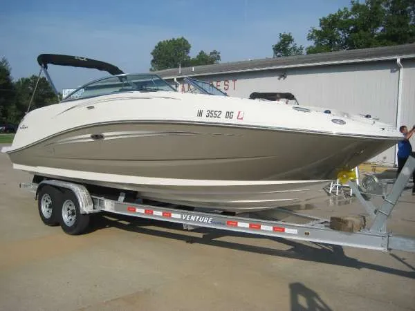 The Image of 2008 Sea Ray 260 Sundeck on trailer, side view. - 1