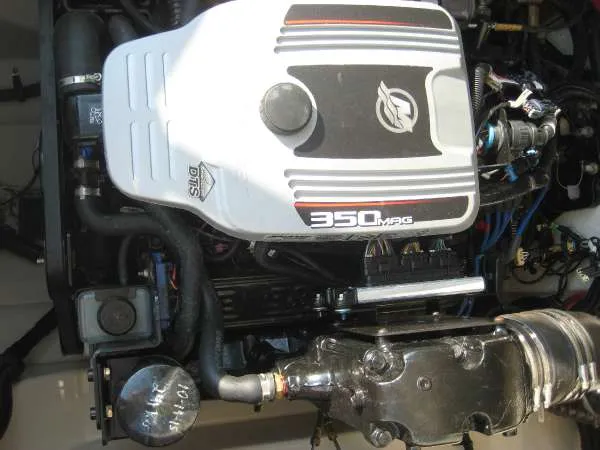Slide: The Image of Engine of a 2008 Sea Ray 260 Sundeck boat, 350 MAG. - 18