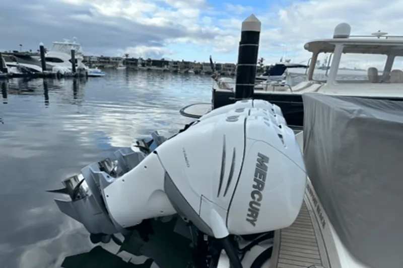 Slide: The Image of Tiara 38 LS 2020 - 50