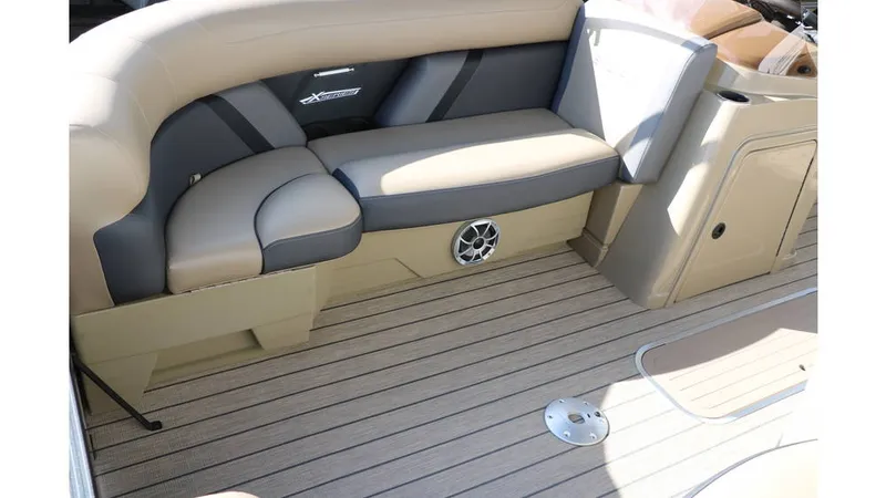 Slide: The Image of Sylvan Mirage X3 CLZ DH Tri Toon 2025 - 17