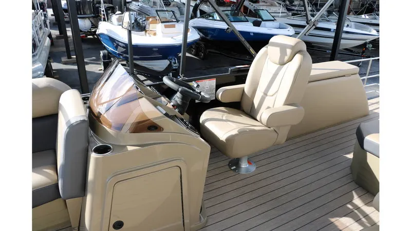 Slide: The Image of Sylvan Mirage X3 CLZ DH Tri Toon 2025 - 26