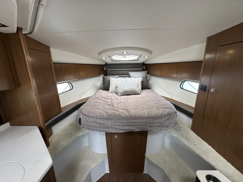 Slide: The Image of Cruisers 35 EXPRESS 2019 - 27