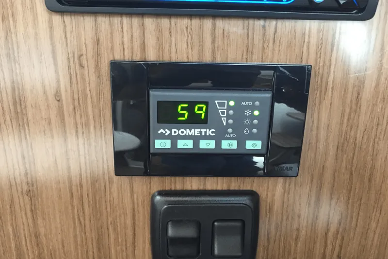 Slide: The Image of Cruisers 35 EXPRESS 2019 - 9