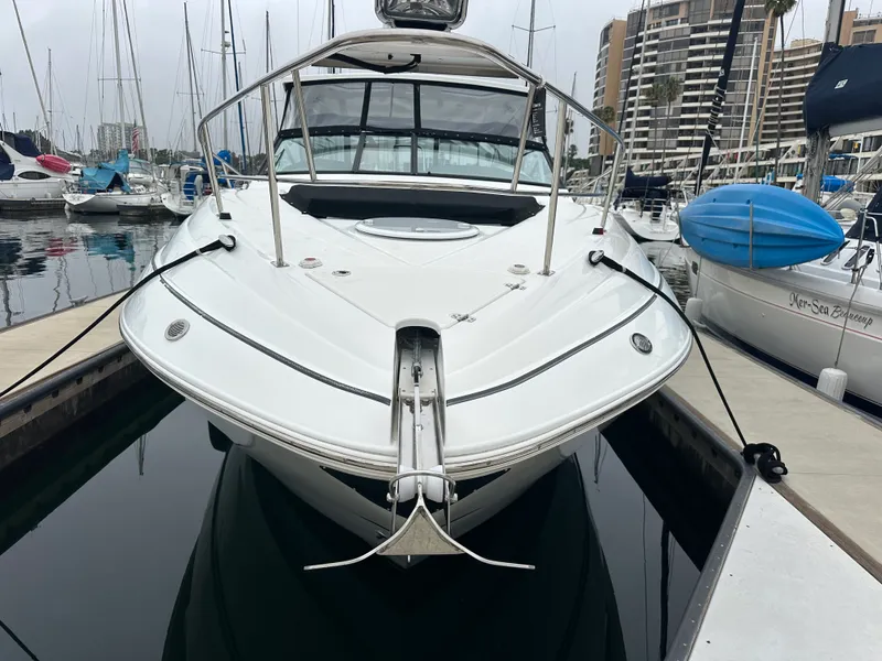 Slide: The Image of Cruisers Yachts 35 EXPRESS 2019 - 12