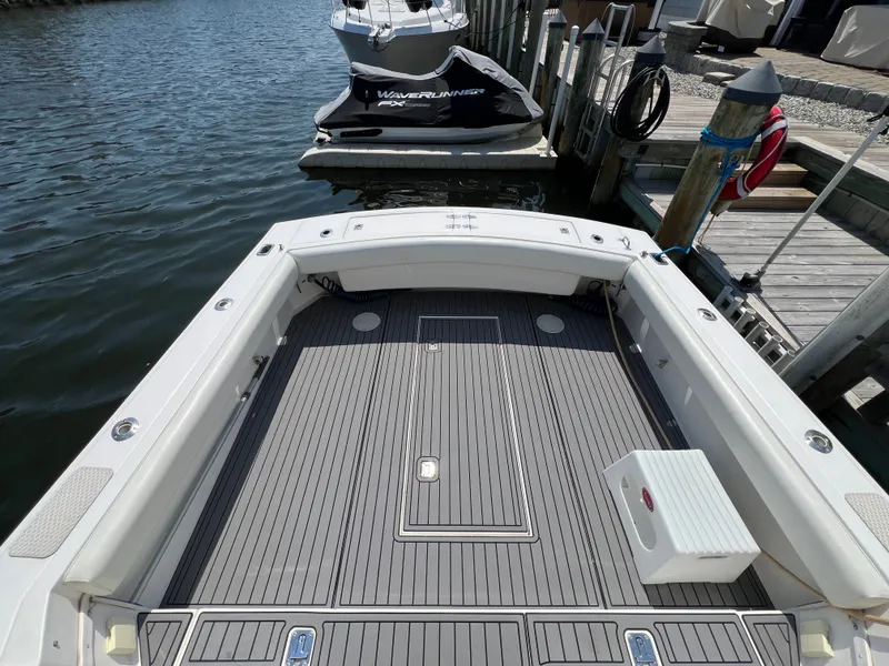 Slide: The Image of Albemarle 280 Express Fisherman 2002 - 4