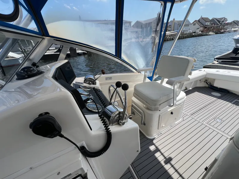 Slide: The Image of Albemarle 280 Express Fisherman 2002 - 9