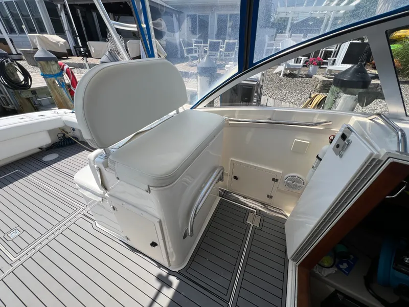 Slide: The Image of Albemarle 280 Express Fisherman 2002 - 10