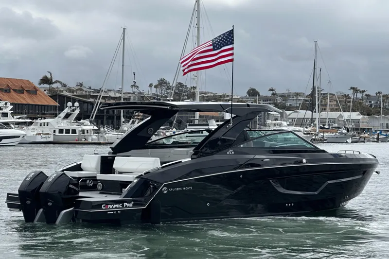 Slide: The Image of Cruisers Yachts 34 GLS OB 2023 - 2