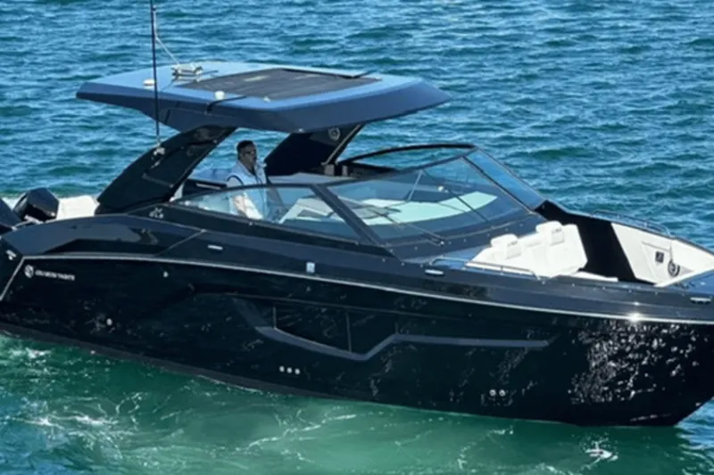 Slide: The Image of Cruisers Yachts 34 GLS OB 2023 - 6