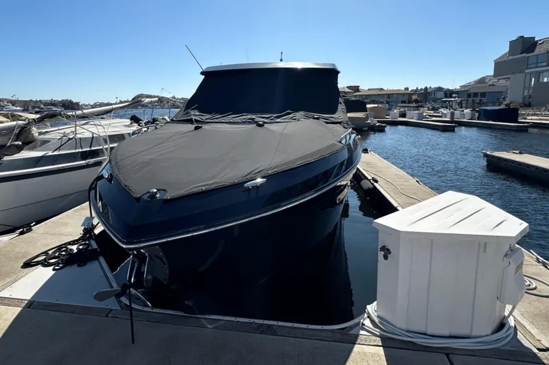 Slide: The Image of Cruisers Yachts 34 GLS OB 2023 - 7