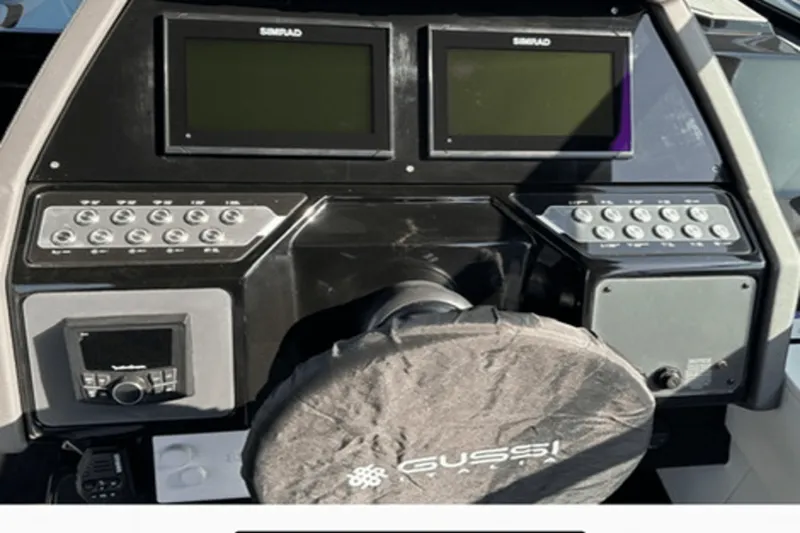 Slide: The Image of Cruisers Yachts 34 GLS OB 2023 - 9