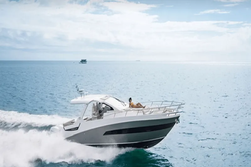 Slide: The Image of Azimut 40 VERVE 2019 - 13