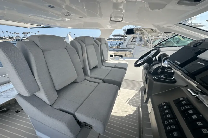 Slide: The Image of Azimut 40 VERVE 2019 - 21