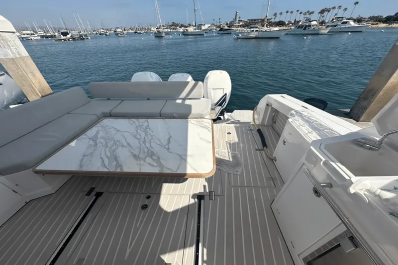 Slide: The Image of Azimut 40 VERVE 2019 - 25