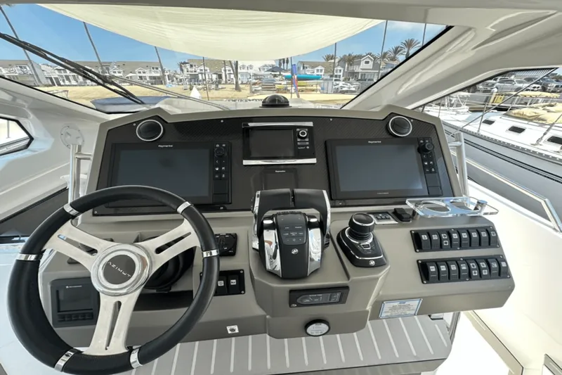 Slide: The Image of Azimut 40 VERVE 2019 - 3