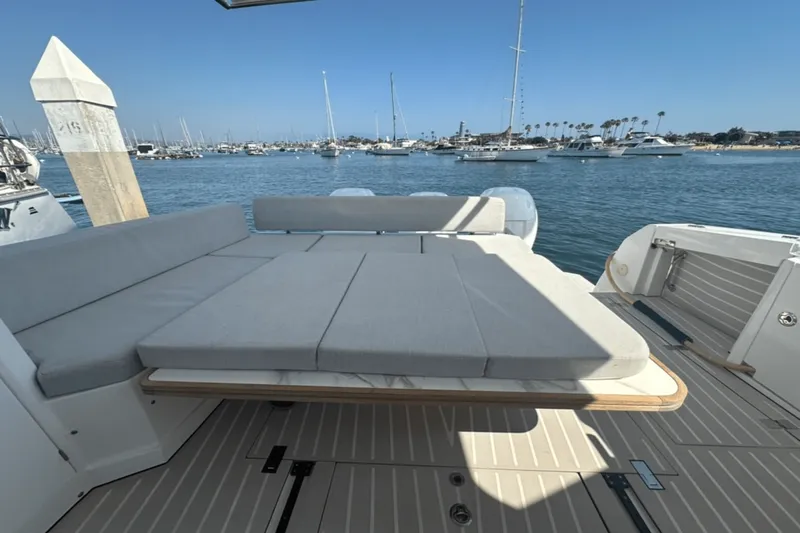 Slide: The Image of Azimut 40 VERVE 2019 - 31