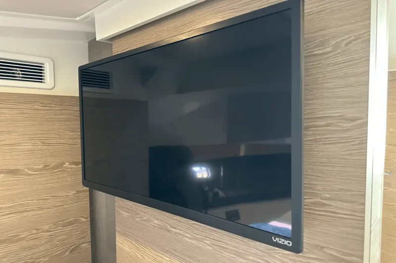 Slide: The Image of Azimut 40 VERVE 2019 - 33