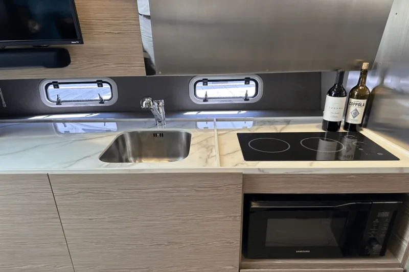 Slide: The Image of Azimut 40 VERVE 2019 - 35