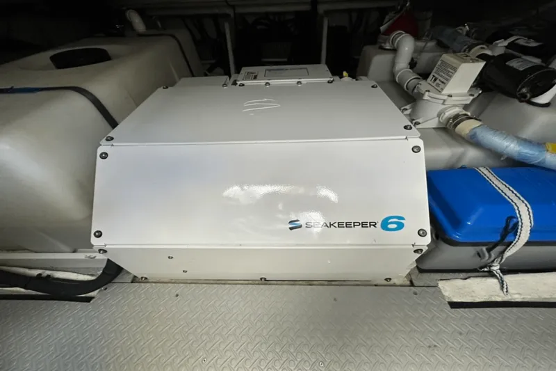 Slide: The Image of Azimut 40 VERVE 2019 - 8