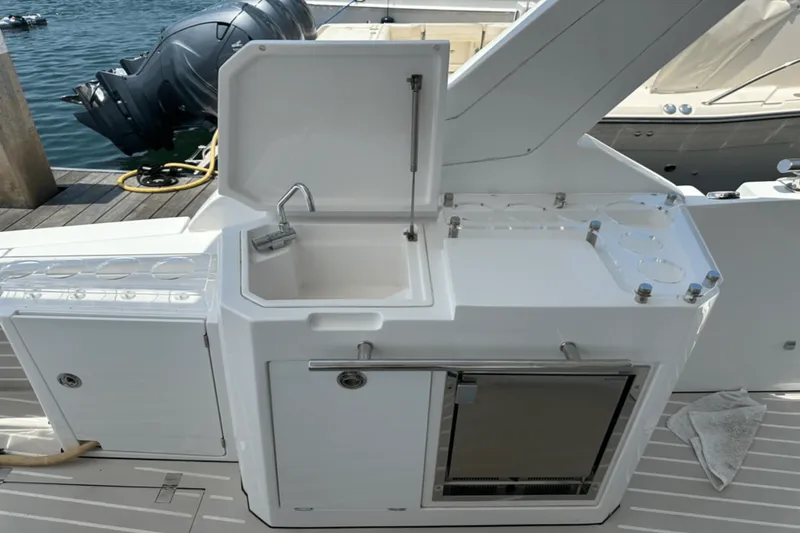 Slide: The Image of Azimut 40 VERVE 2019 - 9