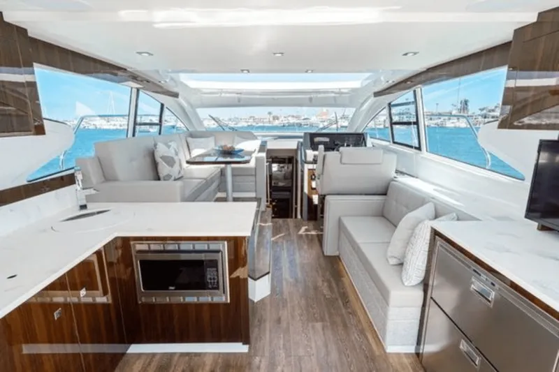 Slide: The Image of Cruisers Yachts 46 Cantius 2025 - 12