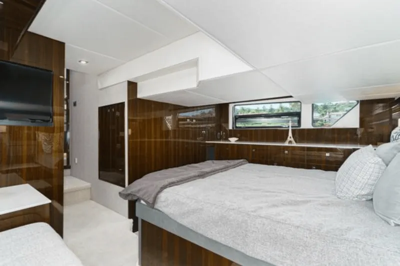 Slide: The Image of Cruisers Yachts 46 Cantius 2025 - 21