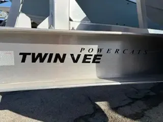 Slide: The Image of Twin Vee 28 GF 2026 - 2