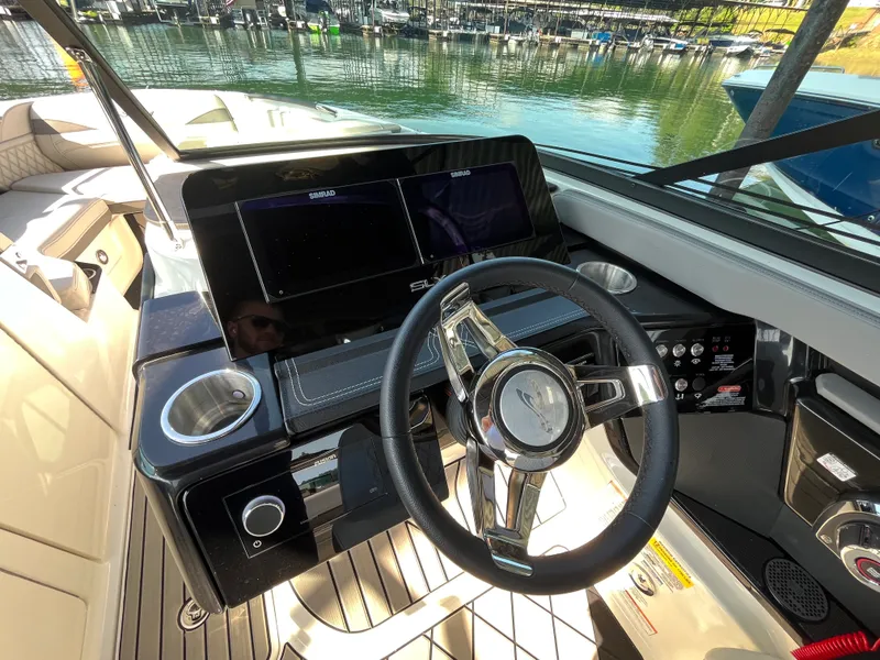 Slide: The Image of Sea Ray SLX 260 Surf 2026 - 7