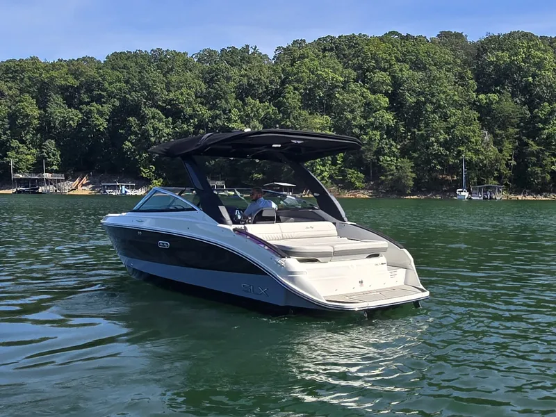 Slide: The Image of Sea Ray SLX 260 Surf 2026 - 32