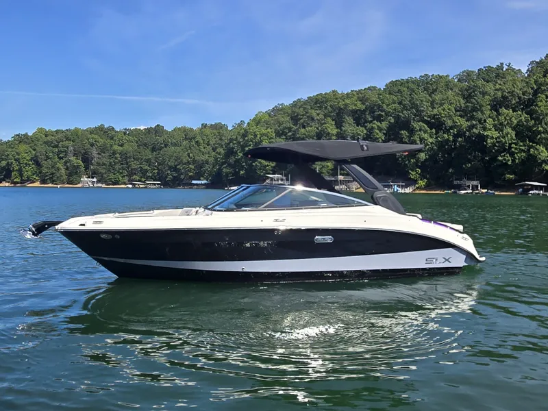 Slide: The Image of Sea Ray SLX 260 Surf 2026 - 28