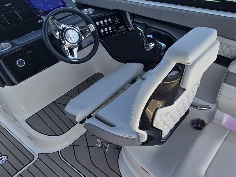 Slide: The Image of Sea Ray SLX 260 Surf 2026 - 13