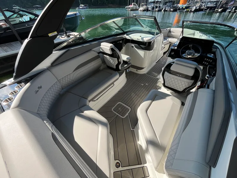 Slide: The Image of Sea Ray SLX 260 Surf 2026 - 5