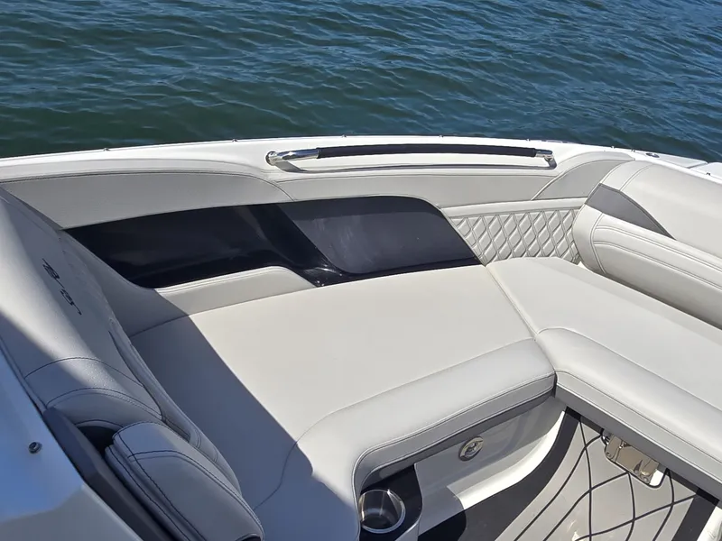 Slide: The Image of Sea Ray SLX 260 Surf 2026 - 24