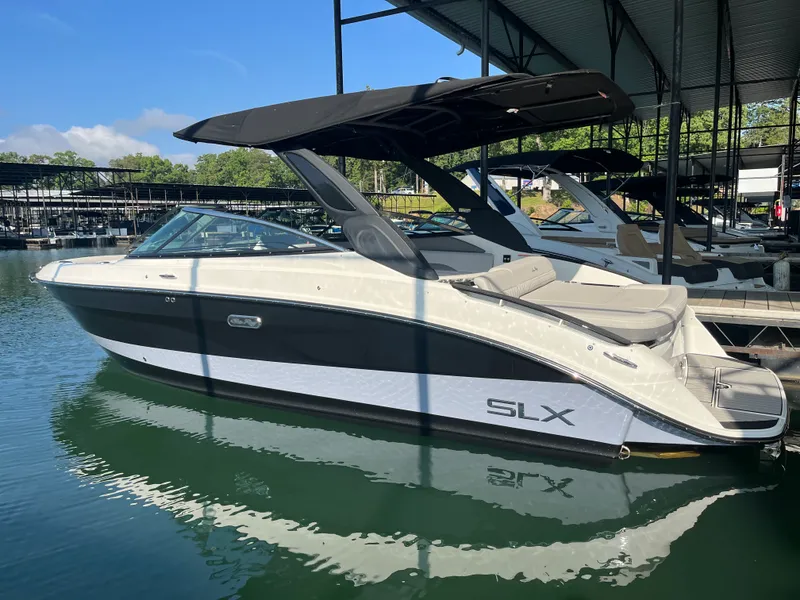 The Image of Sea Ray SLX 260 Surf 2026 - undefined